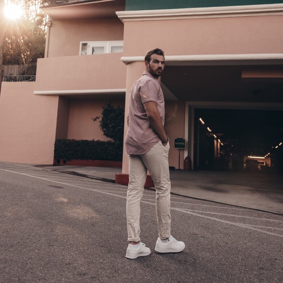 6 Button-Down Summer Dress Shirts ($5 Each) - Picture 5 of 7